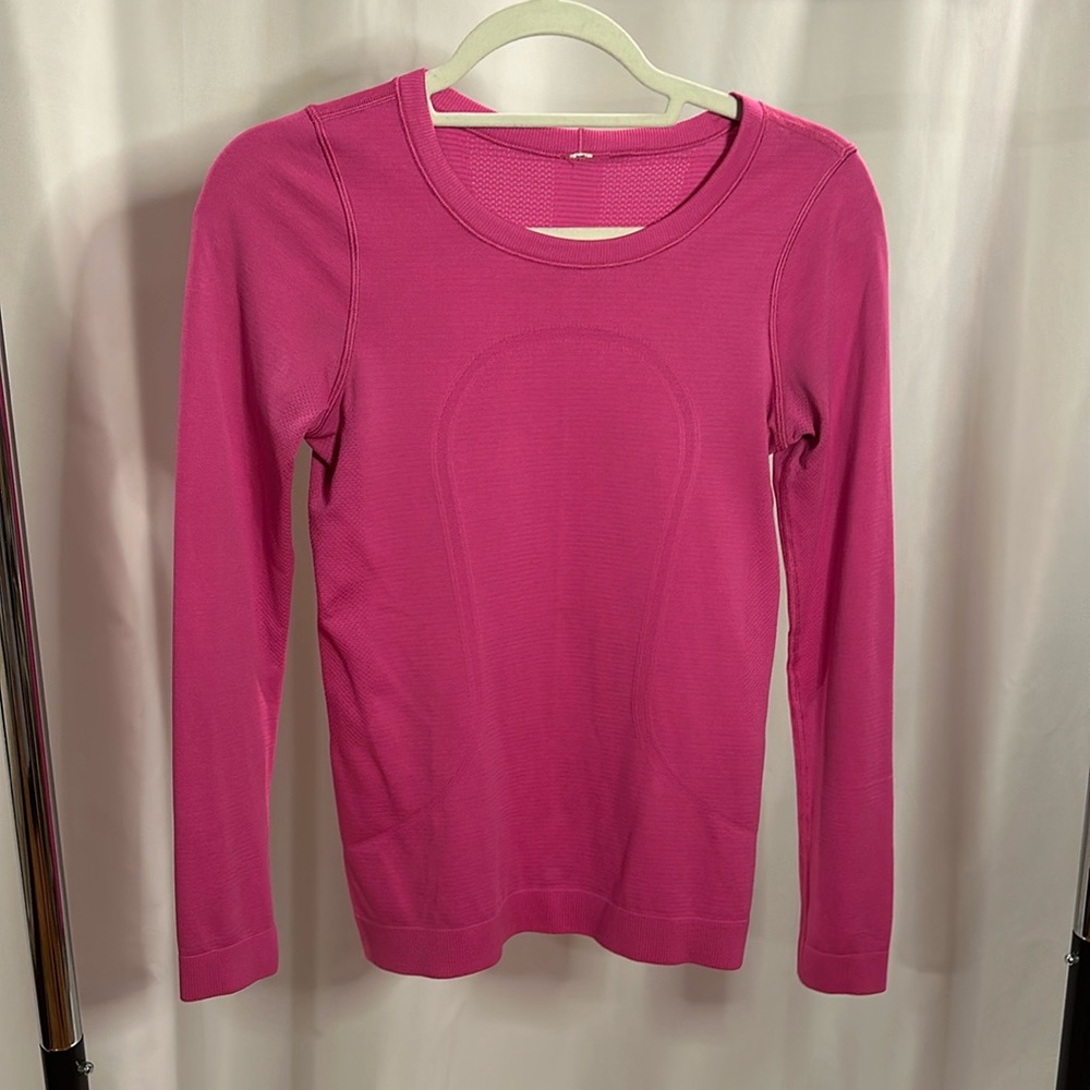 Pink Lululemon swiftly tech